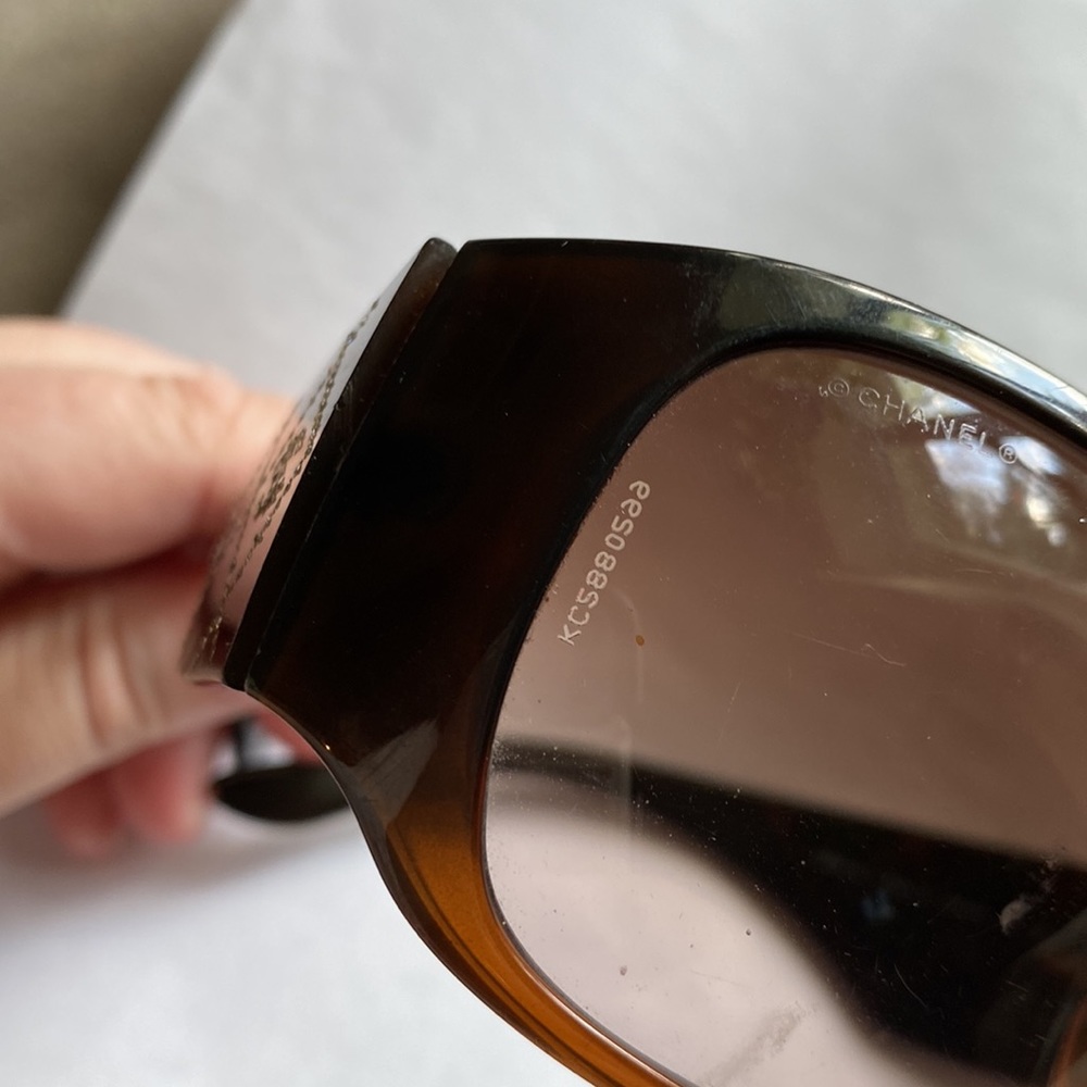 Authentic CHANEL CC Crystal Quilted Brown Sunglasses Oversized Vintage - Picture 9 of 9